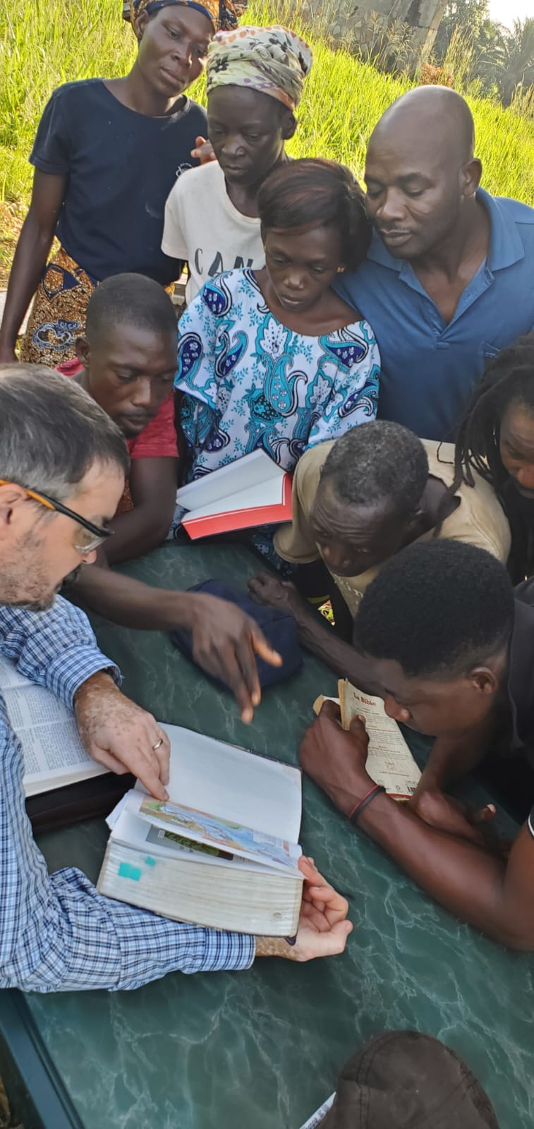 Bible study with the Kabiye in Togo: explaining the maps of Paul's missionary journeys